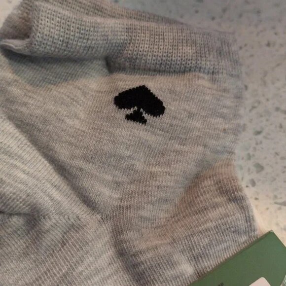 Kate Spade. Features playful lemon pattern NWT - Picture 2 of 2